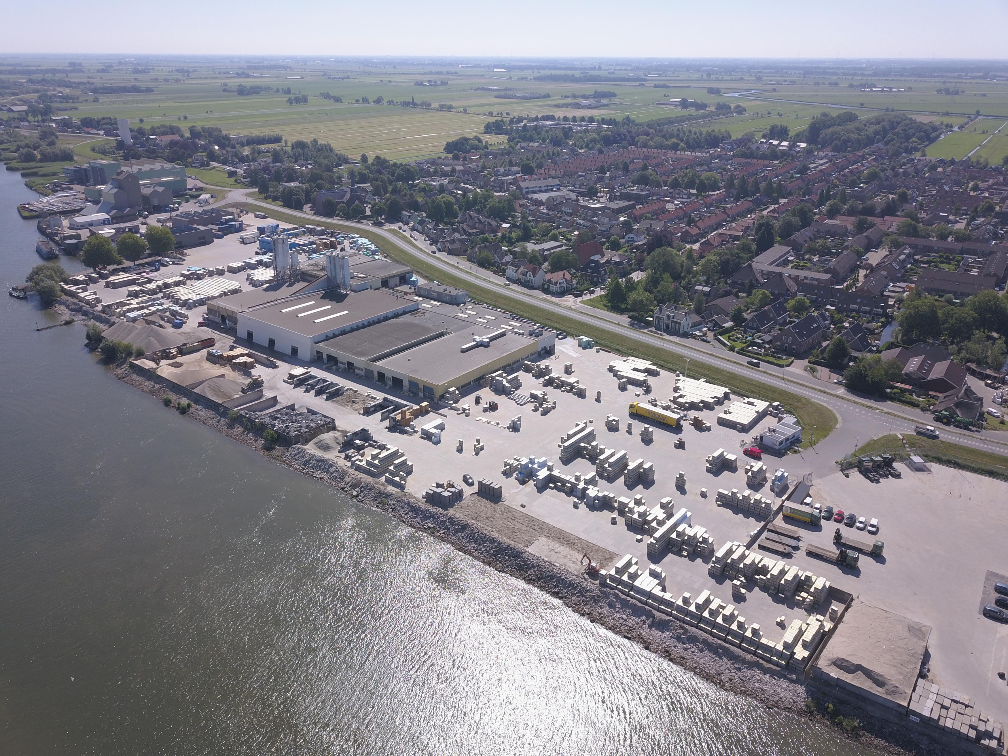 luchtfoto nieuw lekkerland
