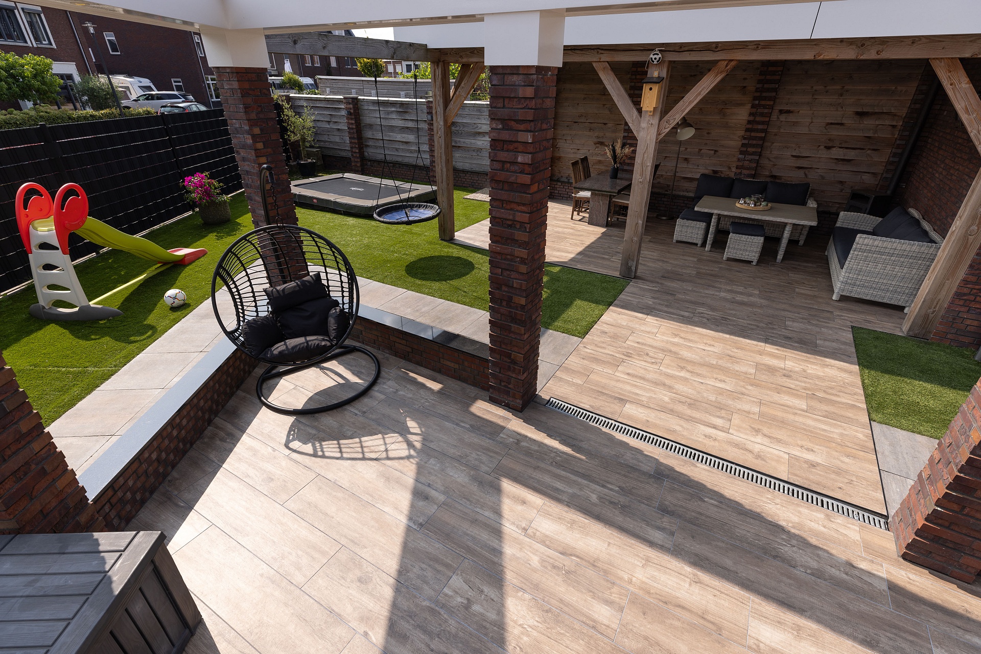mbi tuin met keramische houtlook tuintegels geoceramica timber noce kampen 32 1 