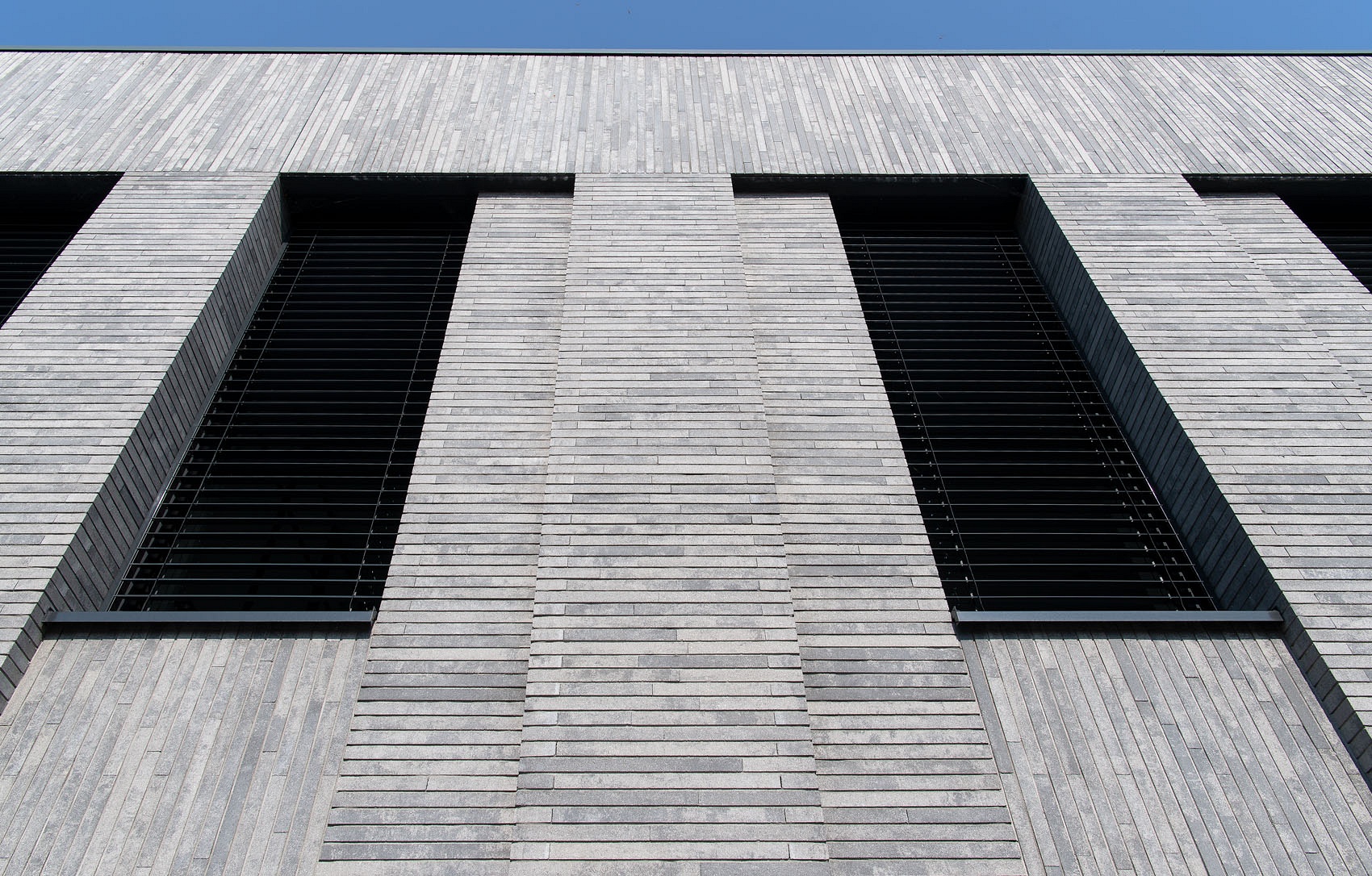 mbi bedrijfspand priems geostylistix shaded grey gevelstenen basicsteen grijs antraciet 8 