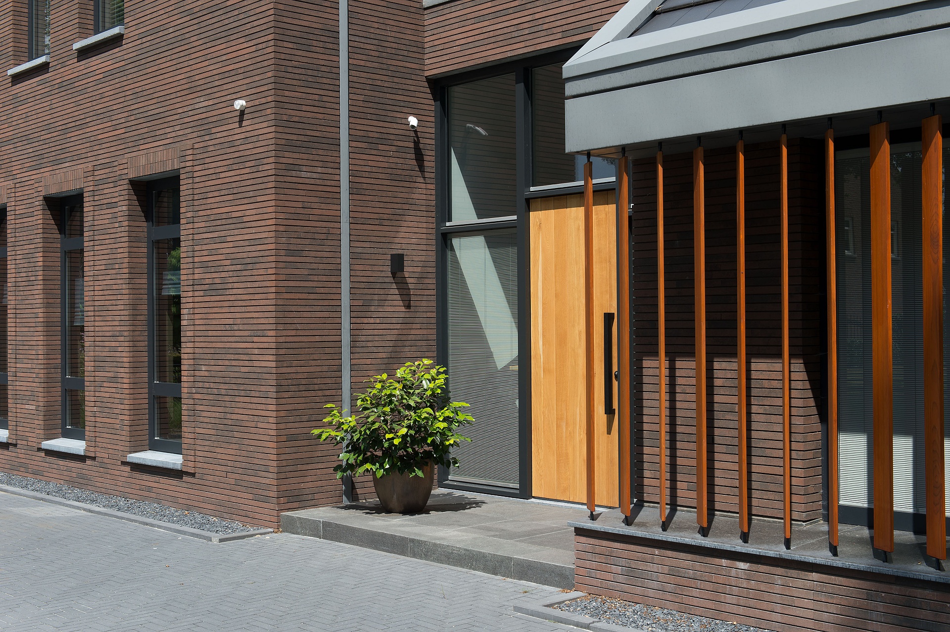 mbi prachtige villa den dungen geostylistix shaded brown 3 