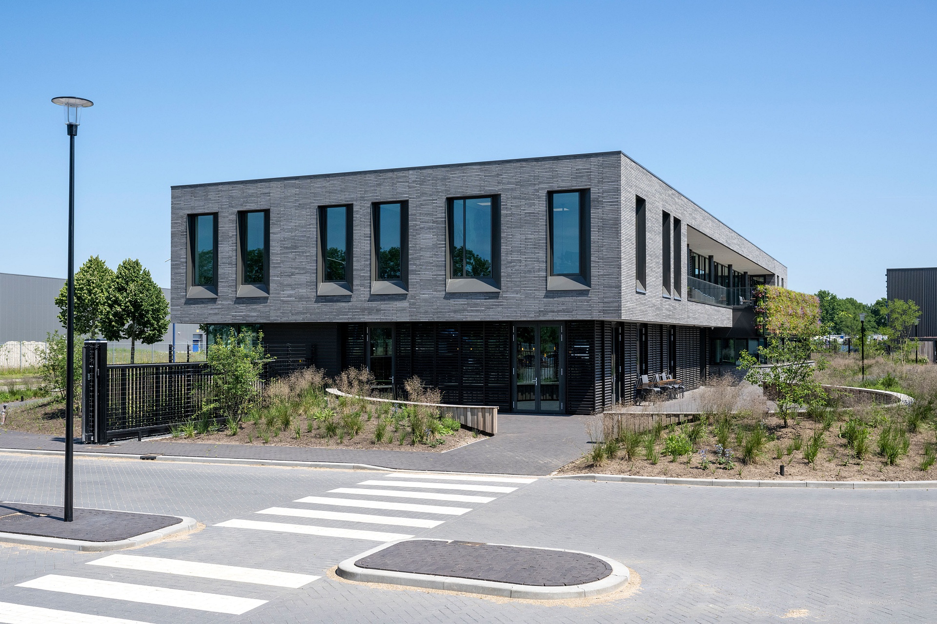 mbi van berkel groep veghel geostylistix shaded grey geobasic antraciet bruin 22