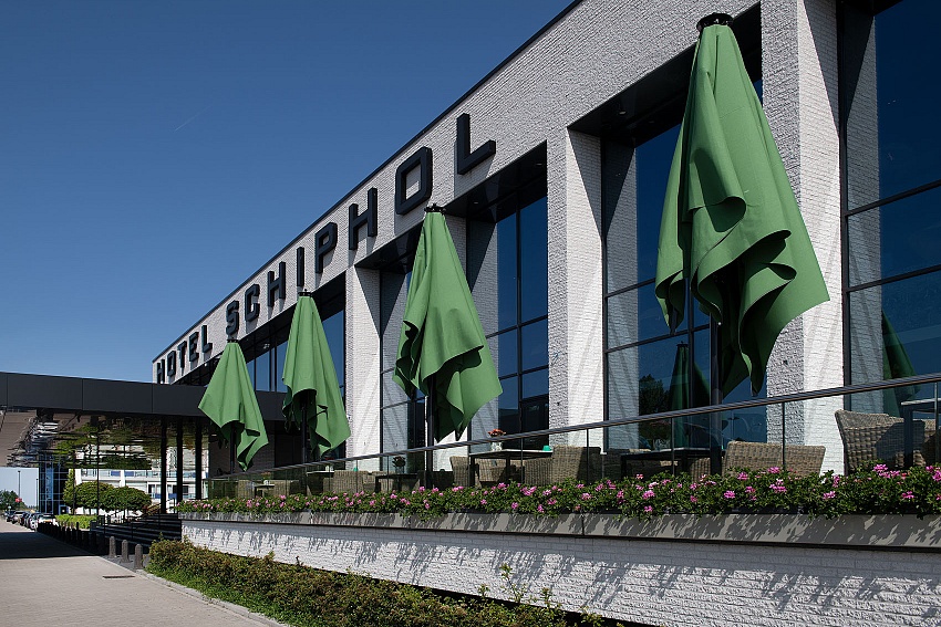mbi van der valk schiphol rox breuksteen noors wit gevel 11 