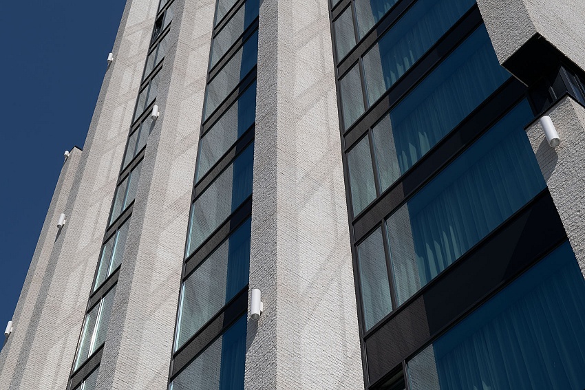 mbi van der valk schiphol rox breuksteen noors wit gevel 23 