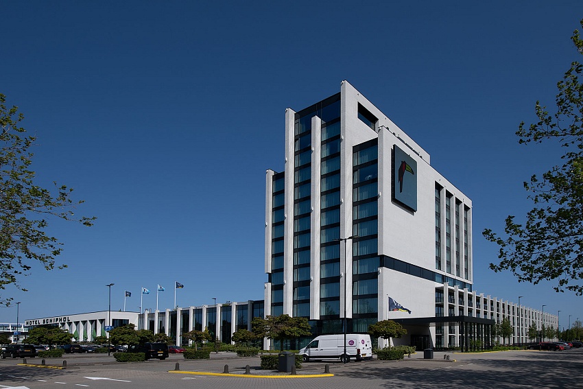 mbi van der valk schiphol rox breuksteen noors wit gevel 27 