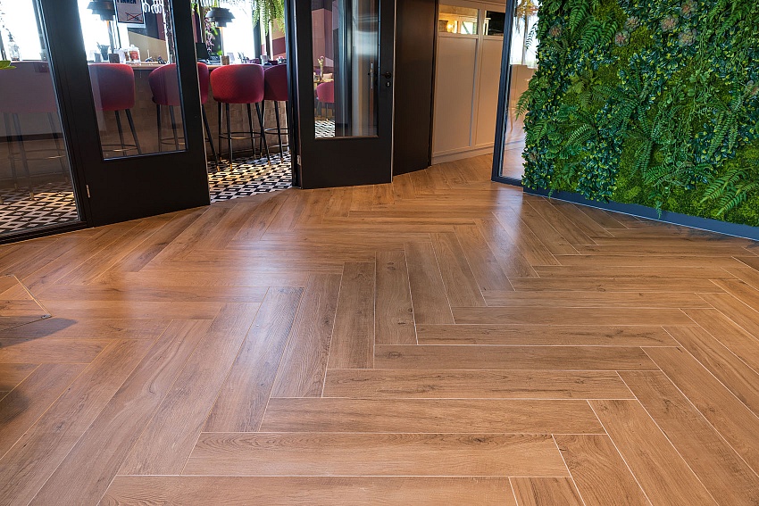 mbi hotel the den den bosch geoceramica traptreden rak vloertegels 11 