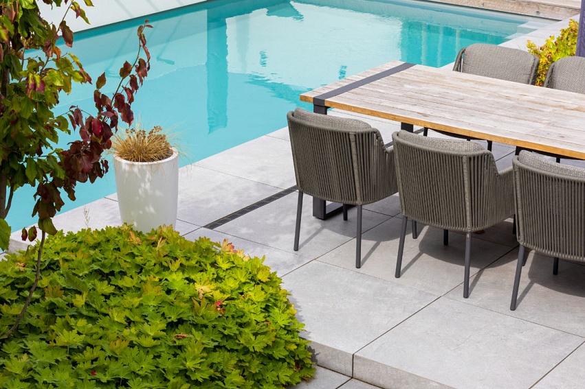mbi moderne geoceramica tuin met zwembad en tuinkamer uden 10 
