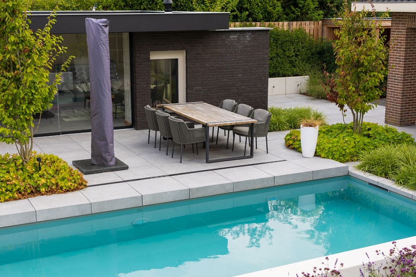 mbi moderne geoceramica tuin met zwembad en tuinkamer uden 4 