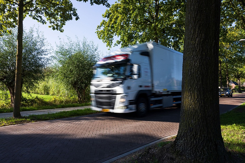 mbi geluidsreducerende bestrating sint oedenrode geosilent bruin straatsteen 11