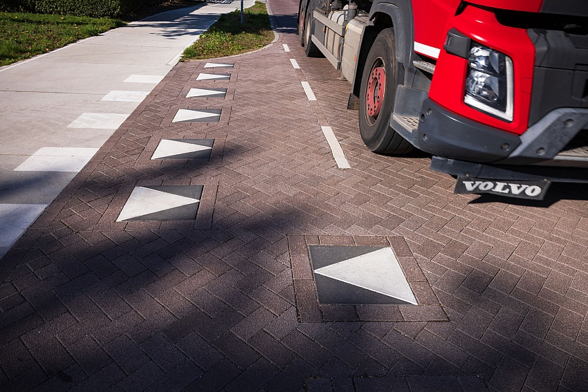 mbi geluidsreducerende bestrating sint oedenrode geosilent bruin straatsteen 1