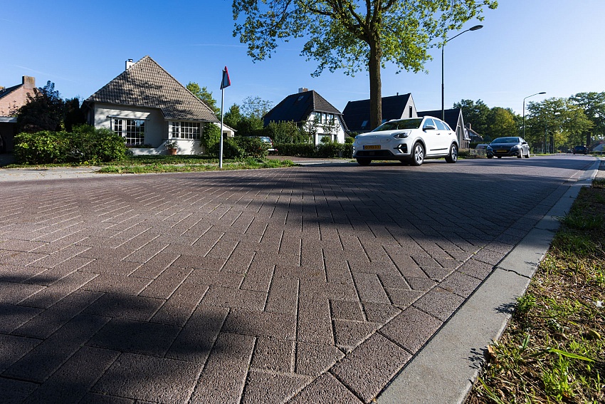 mbi geluidsreducerende bestrating sint oedenrode geosilent bruin straatsteen 6