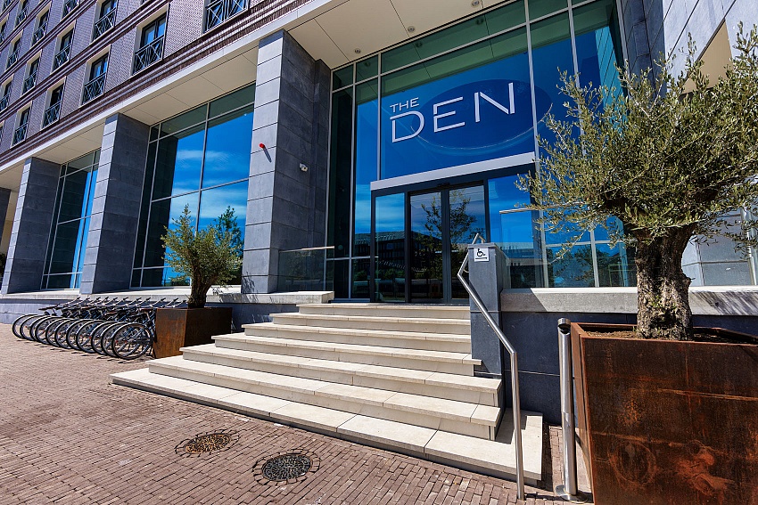 mbi hotel the den den bosch geoceramica traptreden rak vloertegels 1 