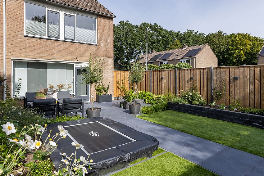 mbi prachtige tuin nijmegen geoceramica flow black geoplano milano stapelblokken 5 