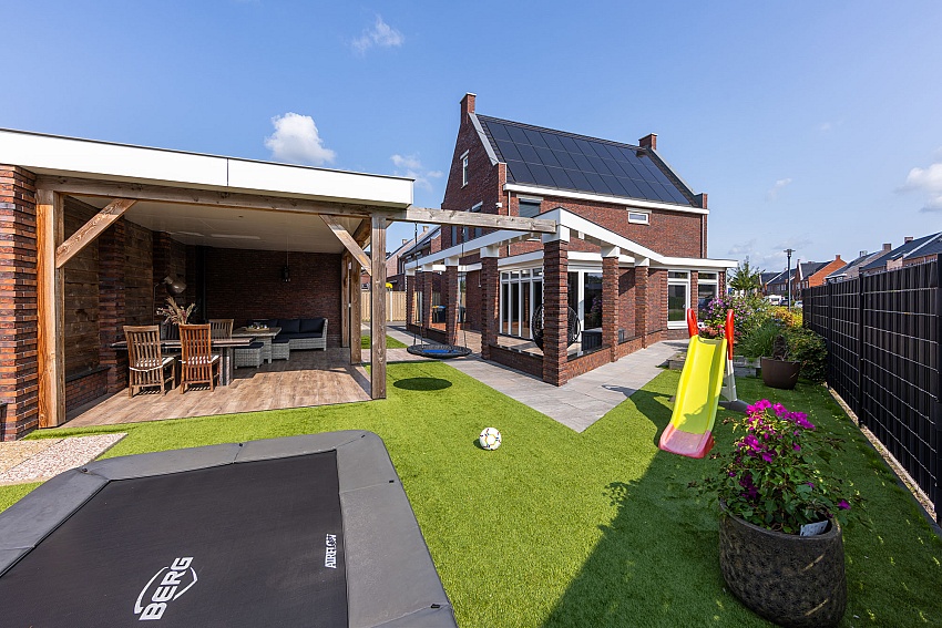 mbi tuin met keramische houtlook tuintegels geoceramica timber noce kampen 10