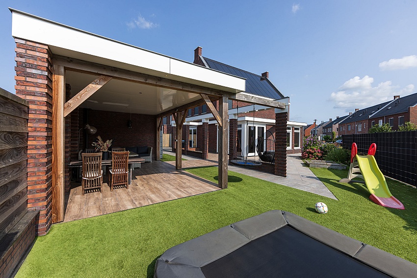 mbi tuin met keramische houtlook tuintegels geoceramica timber noce kampen 11