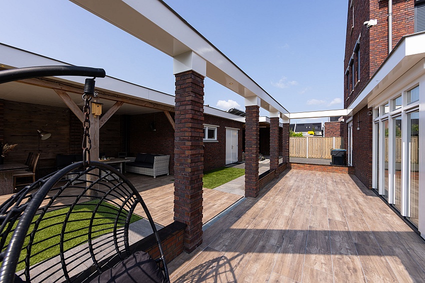 mbi tuin met keramische houtlook tuintegels geoceramica timber noce kampen 14