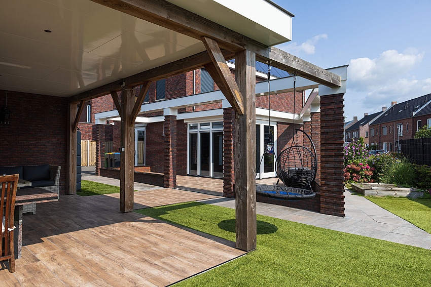 mbi tuin met keramische houtlook tuintegels geoceramica timber noce kampen 15