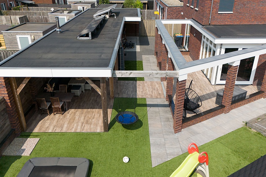 mbi tuin met keramische houtlook tuintegels geoceramica timber noce kampen 23