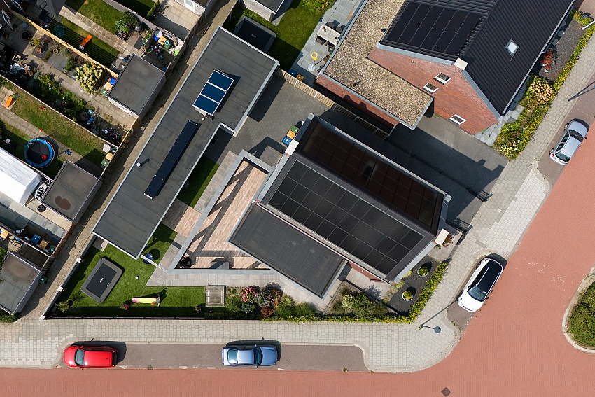 mbi tuin met keramische houtlook tuintegels geoceramica timber noce kampen 27