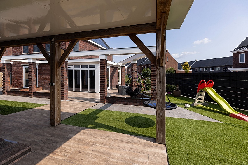 mbi tuin met keramische houtlook tuintegels geoceramica timber noce kampen 2
