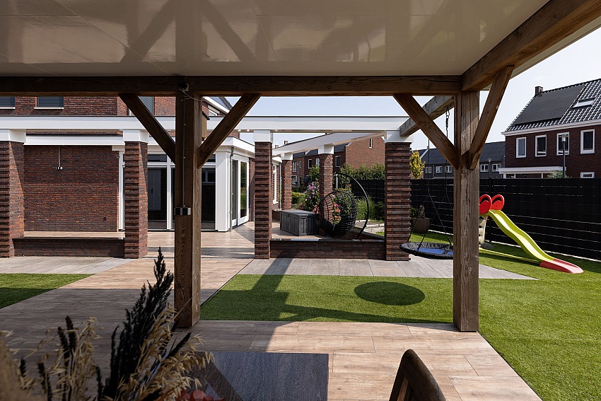 mbi tuin met keramische houtlook tuintegels geoceramica timber noce kampen 4
