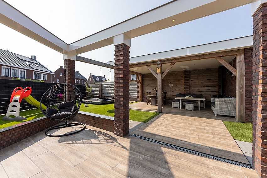 mbi tuin met keramische houtlook tuintegels geoceramica timber noce kampen 7