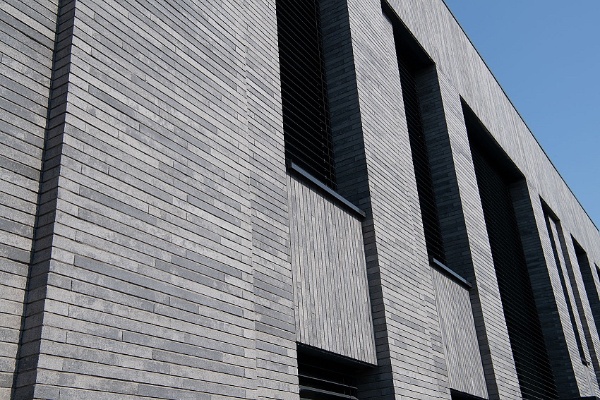 mbi bedrijfspand priems geostylistix shaded grey geostretto cannobio geoklinker plus 4 