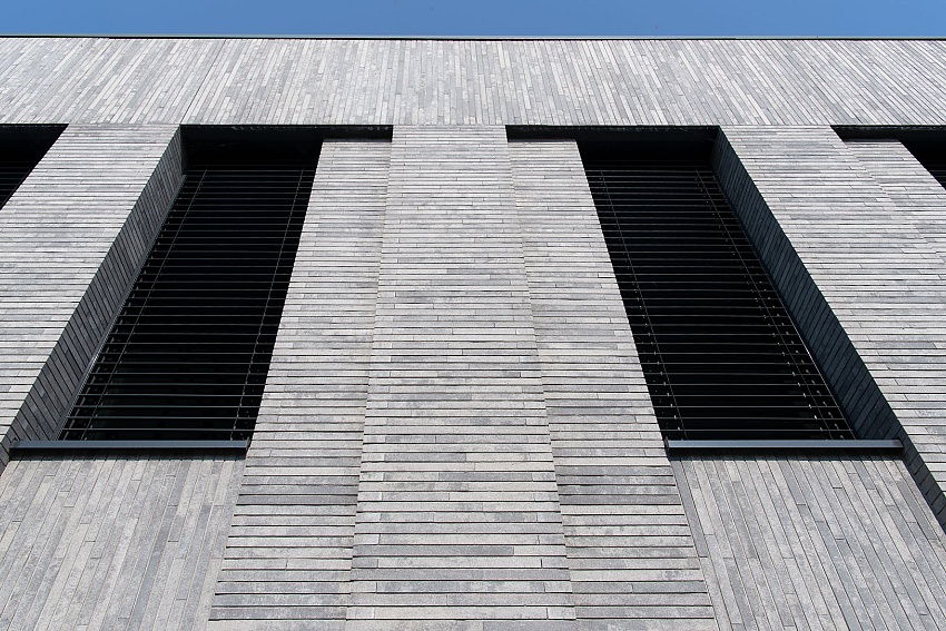 mbi bedrijfspand priems geostylistix shaded grey geostretto cannobio geoklinker plus 6 