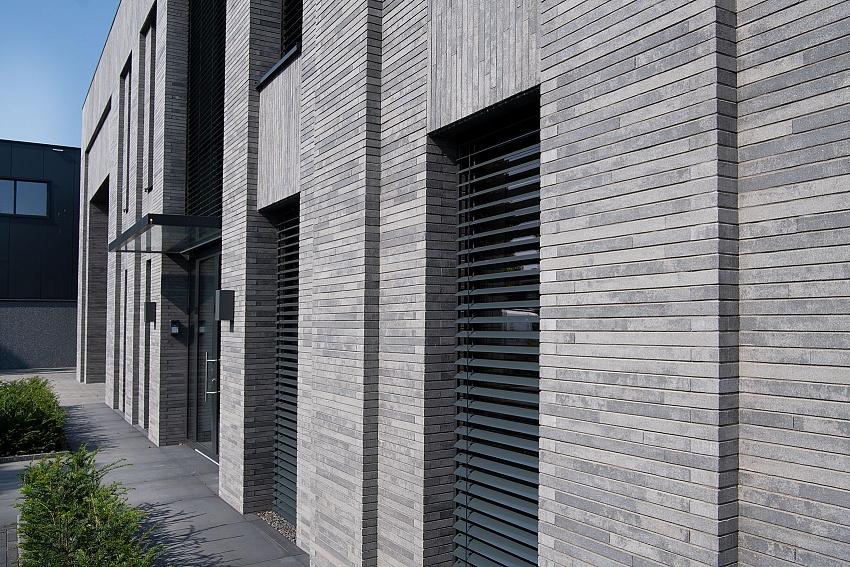 mbi bedrijfspand priems geostylistix shaded grey geostretto cannobio geoklinker plus 8 